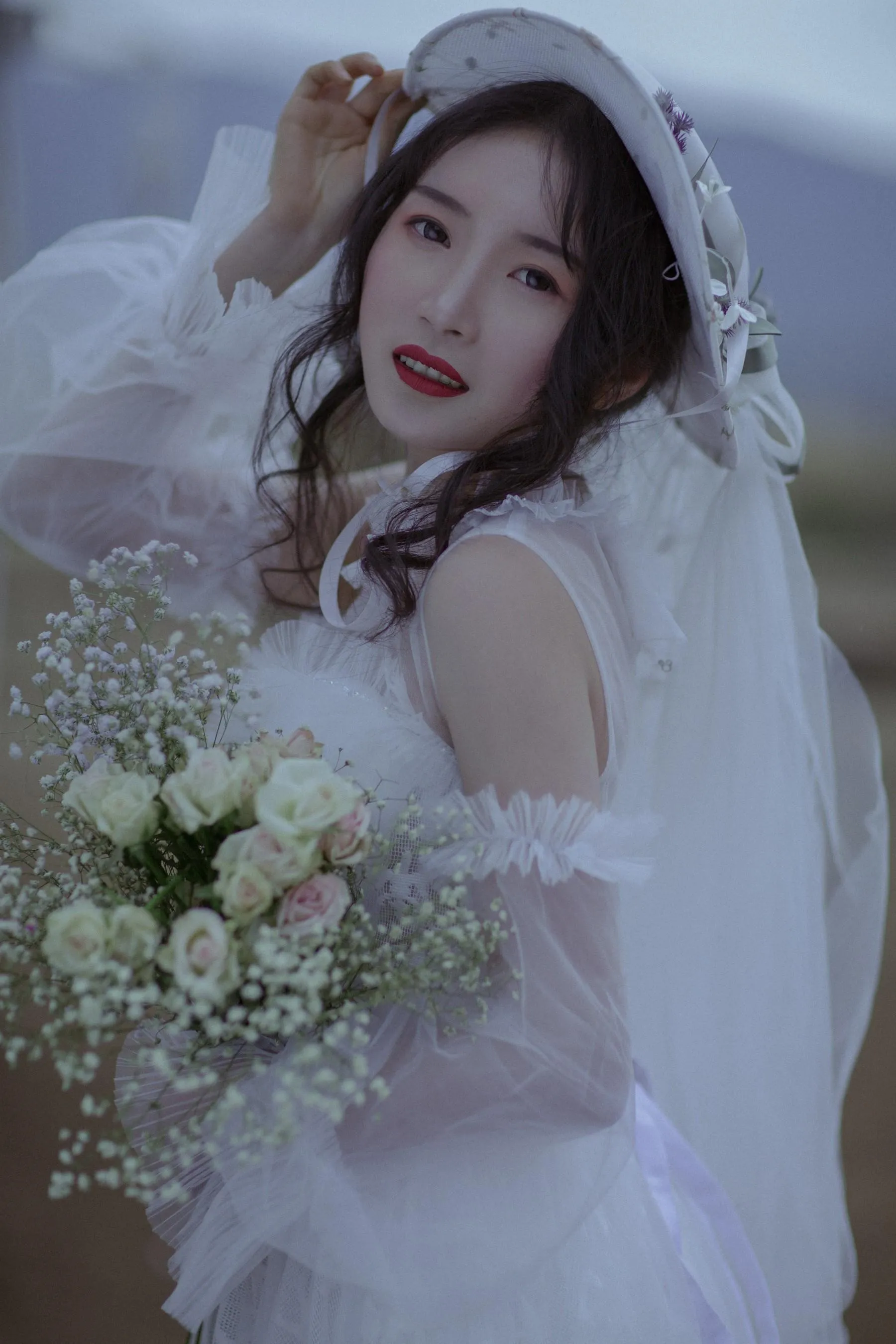 [艺图语] 2022.06.25 为自己穿一次婚纱 月下桑小川 [33P]插图6